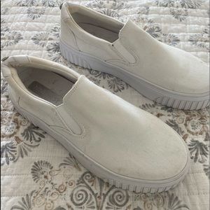 Womens slip on sneakers